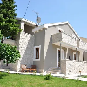 Lučica Traù